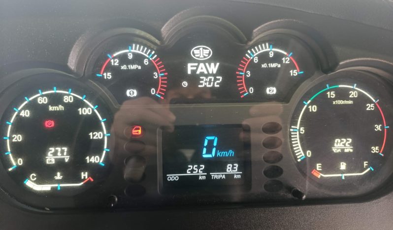 
								2019 FAW 33.420 With 13 Ton Skip Bin Loader full									