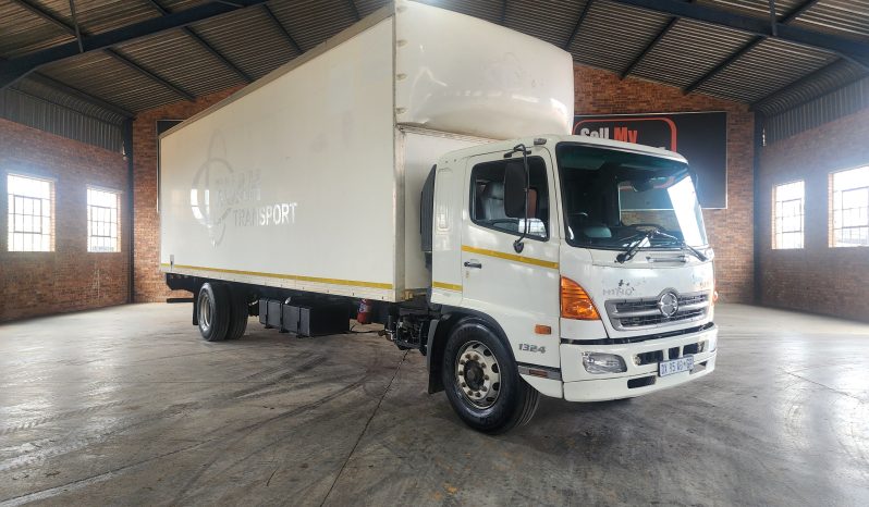 2015 Hino 500 1324 Volume Body