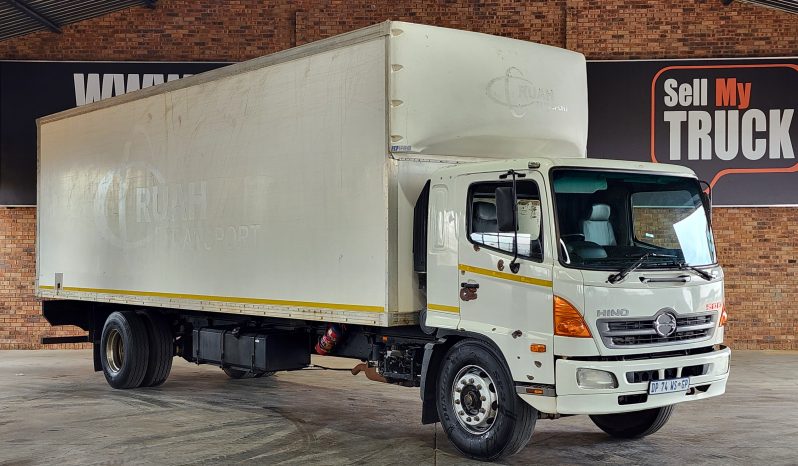 2015 Hino 500 1324 Volume body