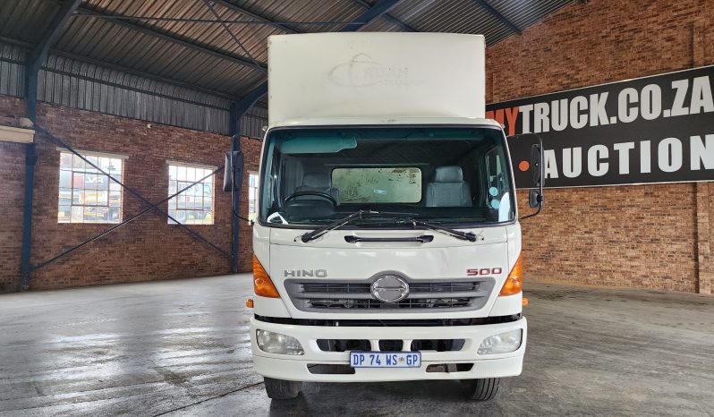 2015 Hino 500 1324 Volume body