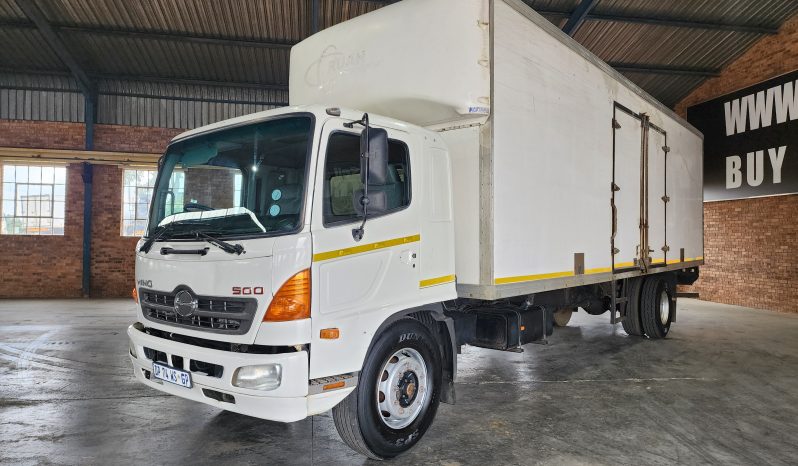 2015 Hino 500 1324 Volume body