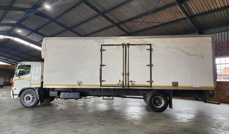 2015 Hino 500 1324 Volume body