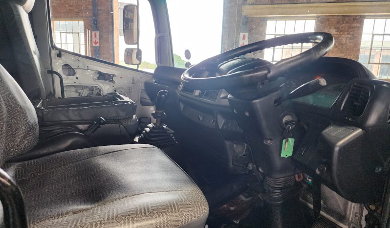 
								2015 Hino 500 1324 Volume body full									