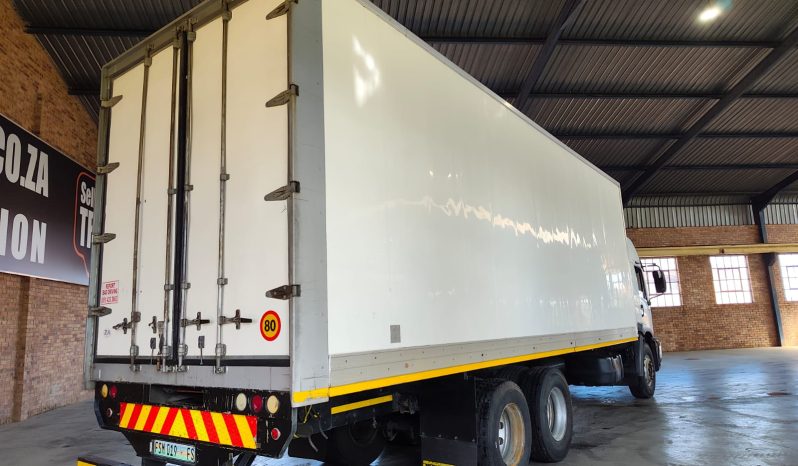 
								2015 Volkswagen 24.250 With Refrigerated Body full									