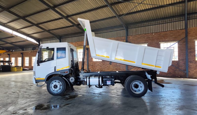 
								2022 FAW 15.180FL 6 Cube Tipper full									