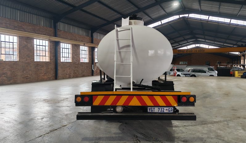 
								1997 Isuzu Oil Tanker full									