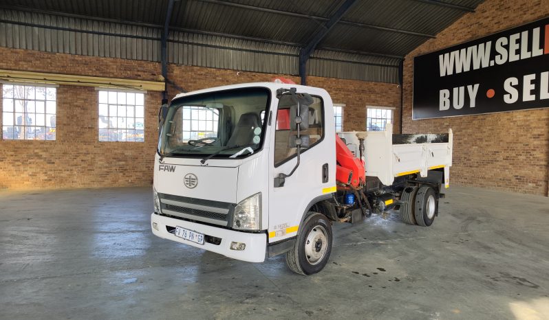 2017 FAW 8.140 TIPPER WITH FASSI F50 CRANE