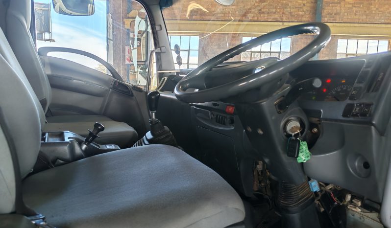 
								2013 ISUZU FXZ 26-360 FLAT DECK WITH PALFINGER PK 15500 BRICK CRANE full									