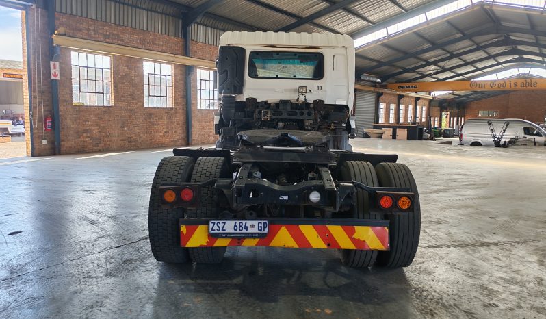 
								2010 NISSAN UD 460 4X2 TRUCK TRACTOR full									