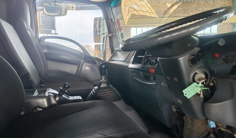 
								2014 ISUZU FXZ 26-360 FLAT DECK WITH PALFINGER PK 15500 BRICK CRANE full									