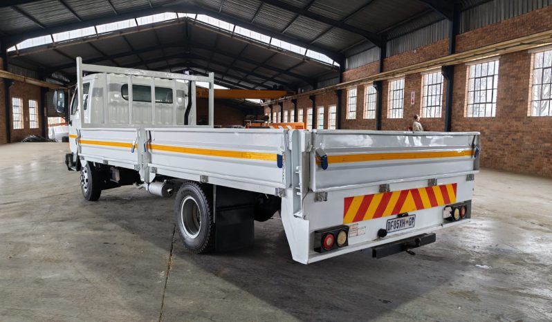 
								2014 NISSAN UD 40L DROPSIDE full									