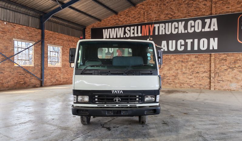 
								2014 TATA  LPT 813 4 TON DROPSIDE WITH MAXILIFT CRANE full									