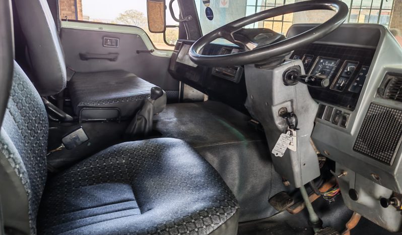 
								2014 TATA  LPT 813 4 TON DROPSIDE WITH MAXILIFT CRANE full									