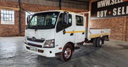 2015 HINO 300 815 DOUBLE CAB WITH DROPSIDES