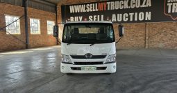 2015 HINO 300 815 DOUBLE CAB WITH DROPSIDES