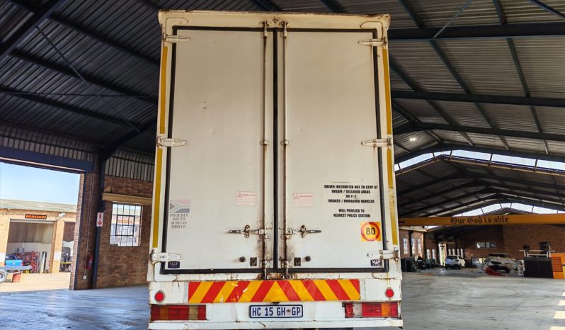 
								2017 MERCEDES-BENZ AXOR 2628 TAG AXLE VOLUME BODY full									