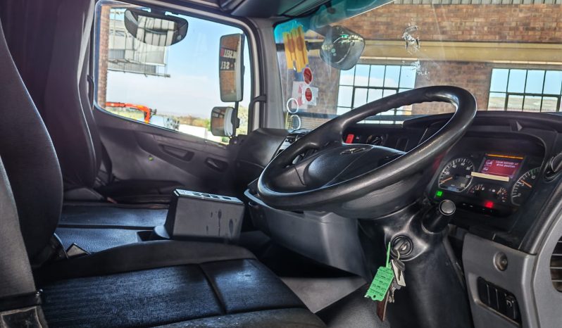 
								2017 MERCEDES-BENZ AXOR 2628 TAG AXLE VOLUME BODY full									