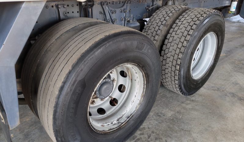 
								2017 MERCEDES-BENZ AXOR 2628 TAG AXLE VOLUME BODY full									
