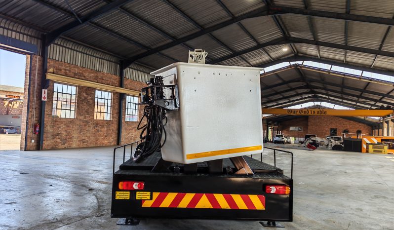 
								2021 MITSUBISHI FUSO FA9-137 WITH CHERRY PICKER full									