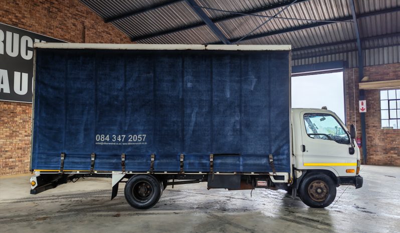 
								2004 HYUNDAI HD72 TAUTLINER full									