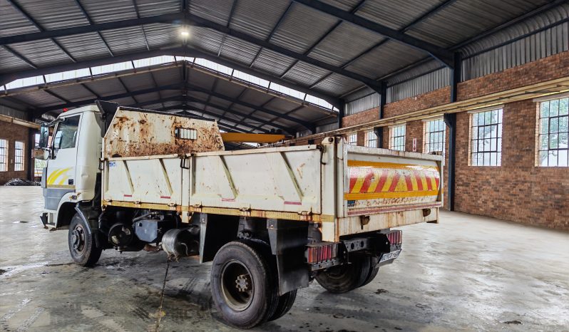 
								2013 TATA 813 EX2 4 CUBE TIPPER full									
