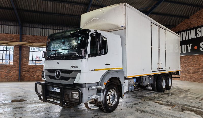 2017 MERCEDES-BENZ AXOR 2628 TAG AXLE VOLUME BODY