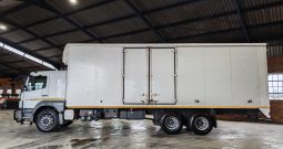 2017 MERCEDES-BENZ AXOR 2628 TAG AXLE VOLUME BODY