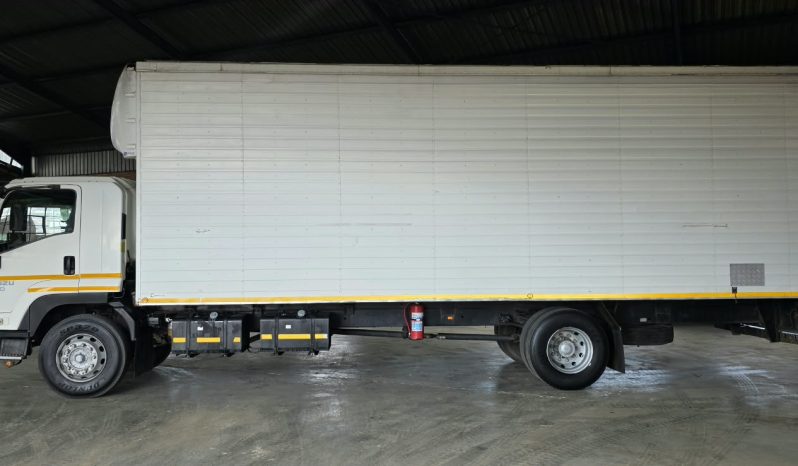 
								2015 ISUZU FTR 850 VOLUME BODY full									
