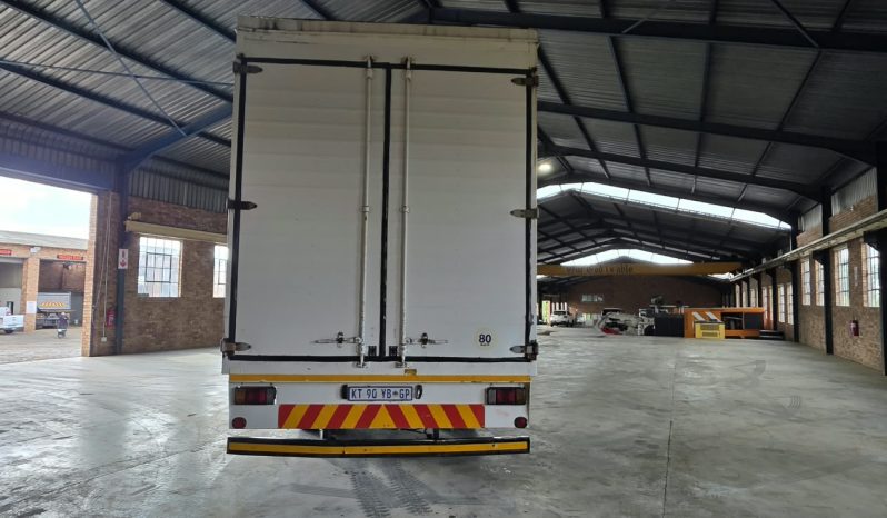 
								2015 ISUZU FTR 850 VOLUME BODY full									