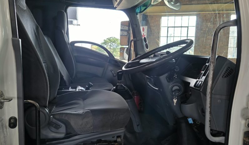 
								2015 ISUZU FTR 850 VOLUME BODY full									