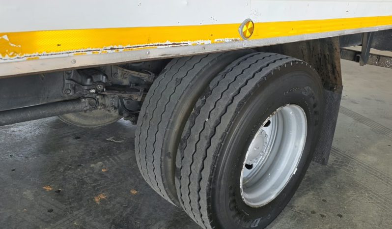 
								2015 ISUZU FTR 850 VOLUME BODY full									