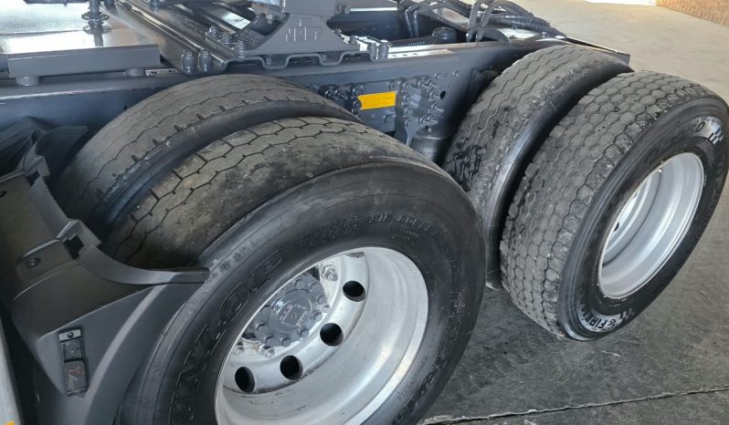 
								2019 DAF XF 105.460 6X4 MECHANICAL HORSE WITH HYDRAULICS full									
