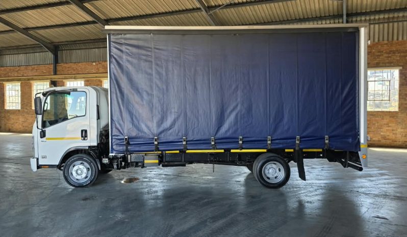 
								2022 ISUZU NPR 400 AMT TAUTLINER full									