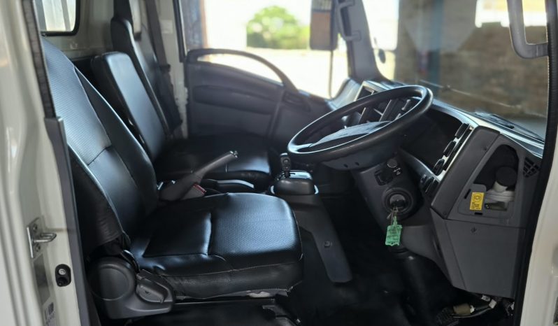 
								2022 ISUZU NPR 400 AMT TAUTLINER full									
